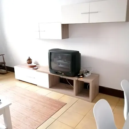 Spacious In Perfect For 6 People 110 M² Appartamento Bueu
